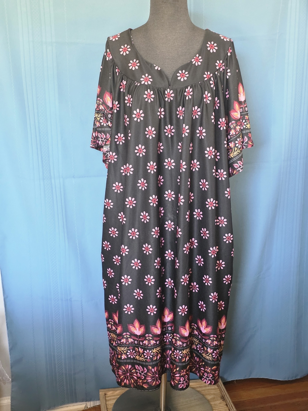 Easy Essentials Floral Lounger House Dress Plus 3X Black Pink Pockets 44"